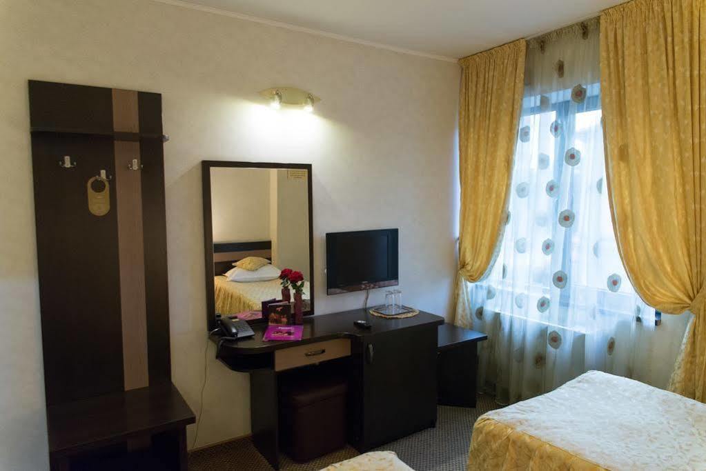 Indiana Hotel Yaş Dış mekan fotoğraf