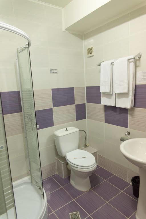 Indiana Hotel Yaş Dış mekan fotoğraf
