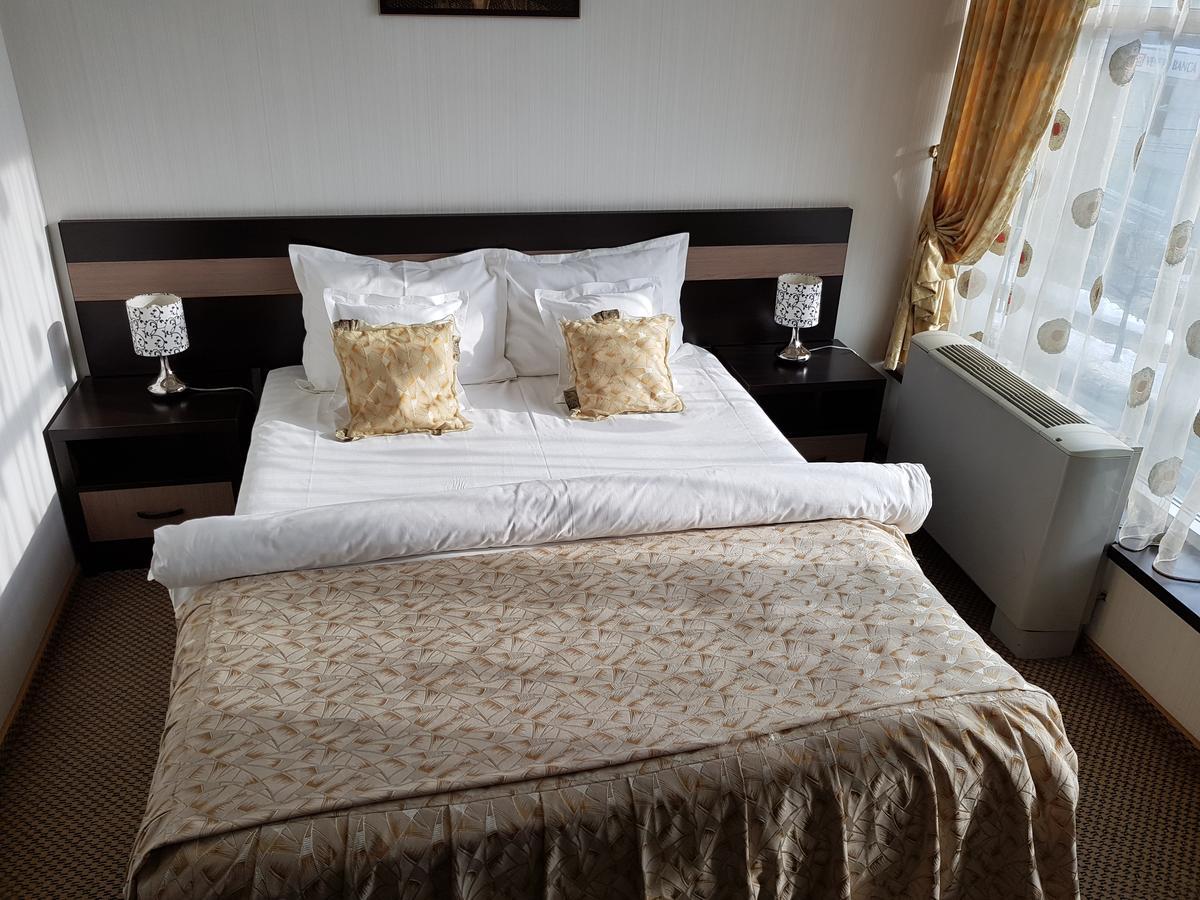Indiana Hotel Yaş Dış mekan fotoğraf