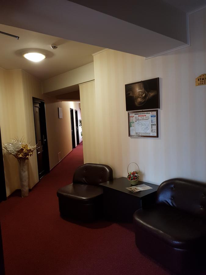 Indiana Hotel Yaş Dış mekan fotoğraf