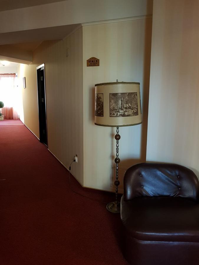Indiana Hotel Yaş Dış mekan fotoğraf